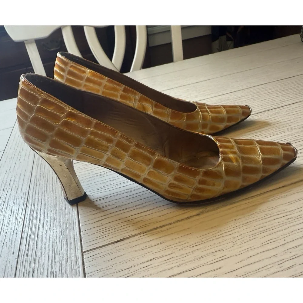 Stuart Weitzman Vintage Brown & Gold Croc Embossed‎ Leather 3